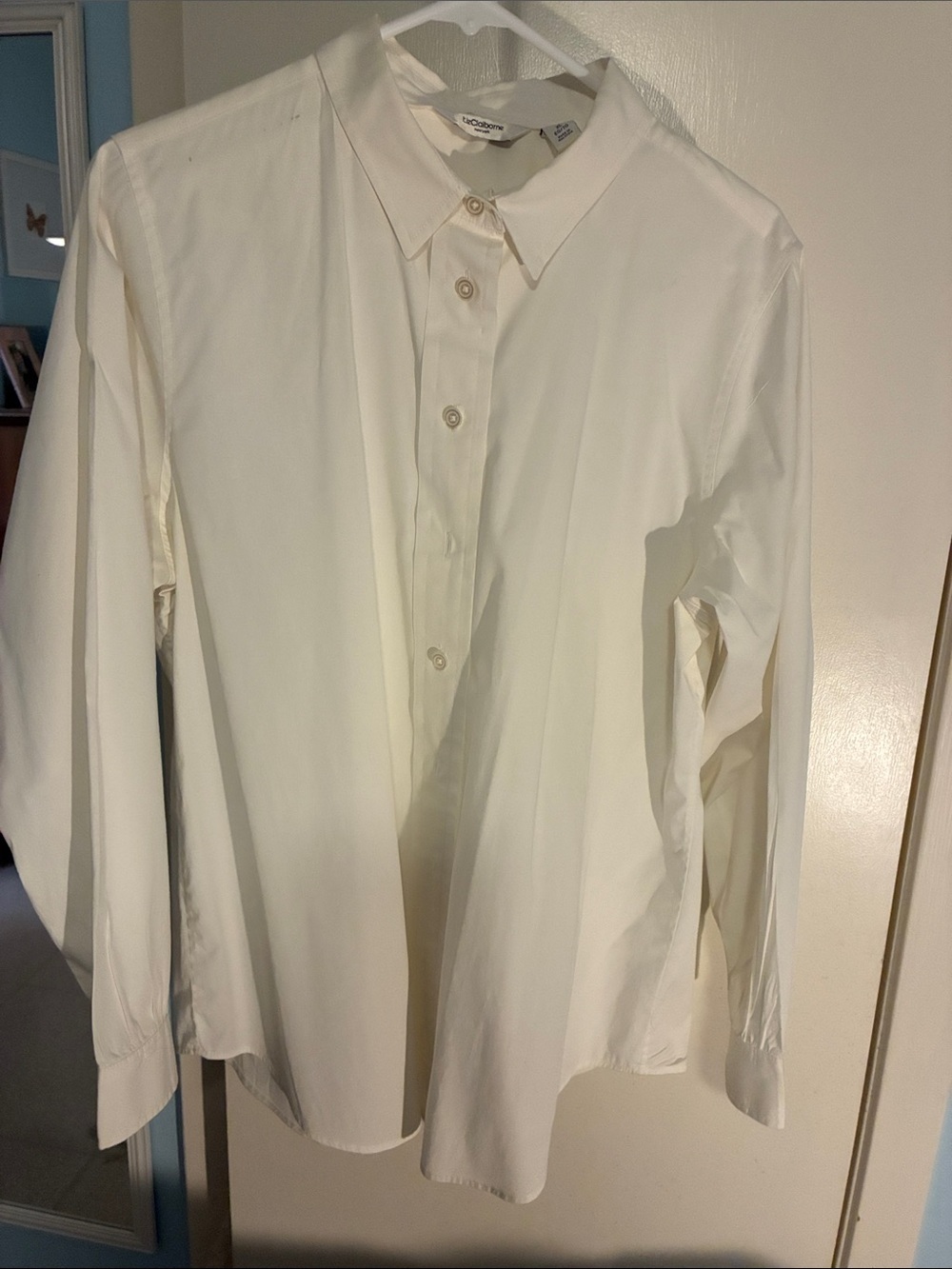 Liz Claiborne Women’s White Long-Sleeve Dress Shirt